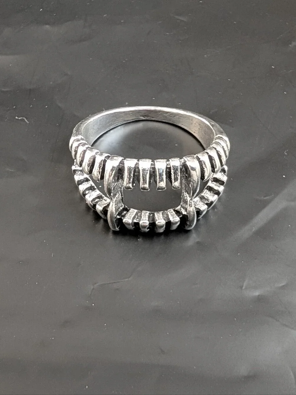 NWT Goth Punk Silver Vampire Teeth Ring Size 7 Unisex